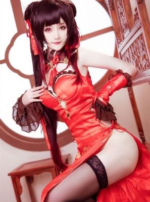 巨大女英雄